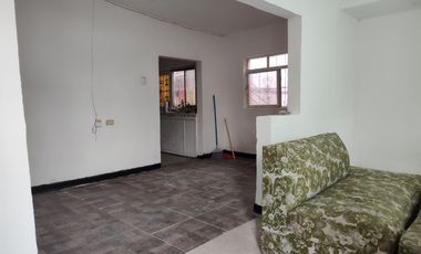 CASA HABILITADA PARA OFICINAS SOBRE AVE. PRINCIPAL EN  COL PANAMERICANA