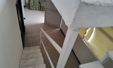 CASA HABILITADA PARA OFICINAS SOBRE AVE. PRINCIPAL EN  COL PANAMERICANA