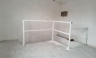 CASA HABILITADA PARA OFICINAS SOBRE AVE. PRINCIPAL EN  COL PANAMERICANA