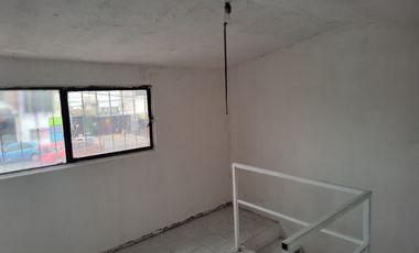 CASA HABILITADA PARA OFICINAS SOBRE AVE. PRINCIPAL EN  COL PANAMERICANA