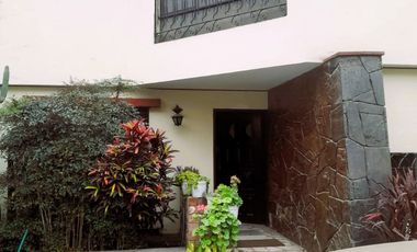 GRAN OCASION !!!! Vendo amplia casa con jardin