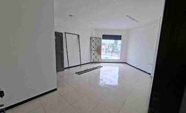 LOCAL/OFICINA EN CC ALBOCENTRO 4