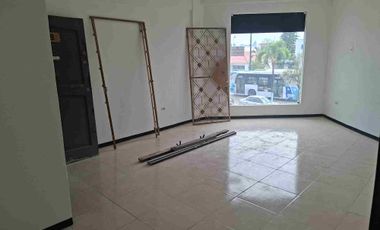 LOCAL/OFICINA EN CC ALBOCENTRO 4