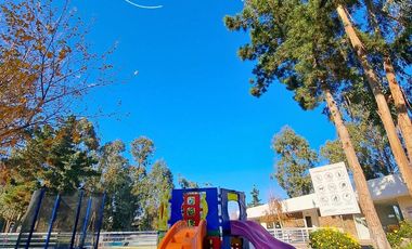 SINCRÓNICA PROPIEDADES ARRIENDA POR AÑO CORRIDO! HERMOSO DEPARTAMENTO EN EXCLUSIVO CONDOMINIO DE ALGARROBO