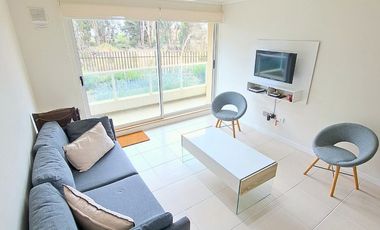 SINCRÓNICA PROPIEDADES ARRIENDA POR AÑO CORRIDO! HERMOSO DEPARTAMENTO EN EXCLUSIVO CONDOMINIO DE ALGARROBO