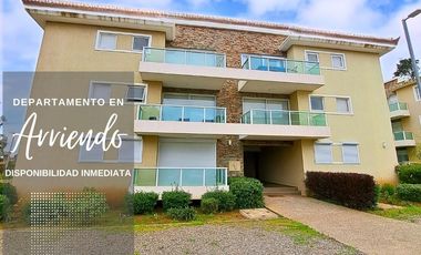 SINCRÓNICA PROPIEDADES ARRIENDA POR AÑO CORRIDO! HERMOSO DEPARTAMENTO EN EXCLUSIVO CONDOMINIO DE ALGARROBO