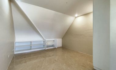 15M 3 Storey Townhouse w/Attic Near OB Montessori For Sale in Sta Ana Manila LSS