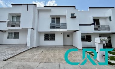 CASA EN RENTA I PORTON DEL VALLE RESIDENCIAL I MODELO GRANDE I OPCION A 4 HABITACIONES I BAÑO EN PLANTA BAJA  I ACCESO CONTROLADO I AREAS VERDES