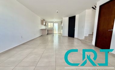 CASA EN RENTA I PORTON DEL VALLE RESIDENCIAL I MODELO GRANDE I OPCION A 4 HABITACIONES I BAÑO EN PLANTA BAJA  I ACCESO CONTROLADO I AREAS VERDES