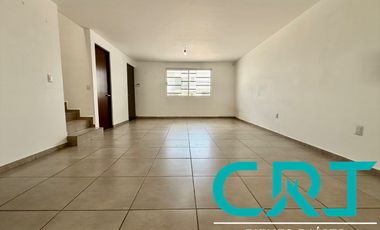 CASA EN RENTA I PORTON DEL VALLE RESIDENCIAL I MODELO GRANDE I OPCION A 4 HABITACIONES I BAÑO EN PLANTA BAJA  I ACCESO CONTROLADO I AREAS VERDES