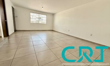 CASA EN RENTA I PORTON DEL VALLE RESIDENCIAL I MODELO GRANDE I OPCION A 4 HABITACIONES I BAÑO EN PLANTA BAJA  I ACCESO CONTROLADO I AREAS VERDES