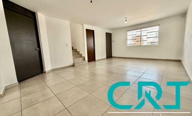 CASA EN RENTA I PORTON DEL VALLE RESIDENCIAL I MODELO GRANDE I OPCION A 4 HABITACIONES I BAÑO EN PLANTA BAJA  I ACCESO CONTROLADO I AREAS VERDES