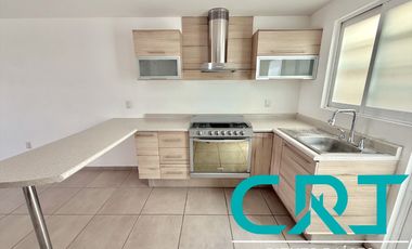 CASA EN RENTA I PORTON DEL VALLE RESIDENCIAL I MODELO GRANDE I OPCION A 4 HABITACIONES I BAÑO EN PLANTA BAJA  I ACCESO CONTROLADO I AREAS VERDES