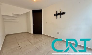 CASA EN RENTA I PORTON DEL VALLE RESIDENCIAL I MODELO GRANDE I OPCION A 4 HABITACIONES I BAÑO EN PLANTA BAJA  I ACCESO CONTROLADO I AREAS VERDES