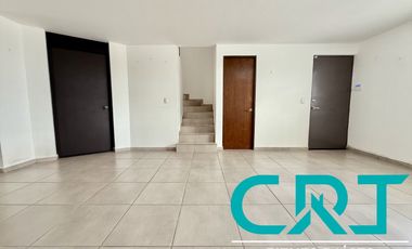 CASA EN RENTA I PORTON DEL VALLE RESIDENCIAL I MODELO GRANDE I OPCION A 4 HABITACIONES I BAÑO EN PLANTA BAJA  I ACCESO CONTROLADO I AREAS VERDES