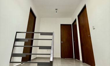 CASA EN RENTA I PORTON DEL VALLE RESIDENCIAL I MODELO GRANDE I OPCION A 4 HABITACIONES I BAÑO EN PLANTA BAJA  I ACCESO CONTROLADO I AREAS VERDES