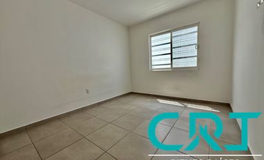 CASA EN RENTA I PORTON DEL VALLE RESIDENCIAL I MODELO GRANDE I OPCION A 4 HABITACIONES I BAÑO EN PLANTA BAJA  I ACCESO CONTROLADO I AREAS VERDES