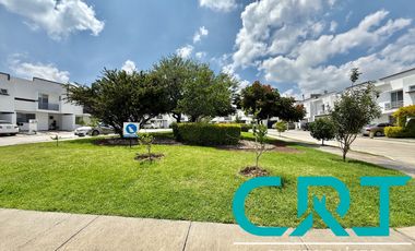 CASA EN RENTA I PORTON DEL VALLE RESIDENCIAL I MODELO GRANDE I OPCION A 4 HABITACIONES I BAÑO EN PLANTA BAJA  I ACCESO CONTROLADO I AREAS VERDES