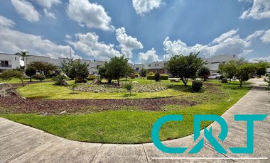 CASA EN RENTA I PORTON DEL VALLE RESIDENCIAL I MODELO GRANDE I OPCION A 4 HABITACIONES I BAÑO EN PLANTA BAJA  I ACCESO CONTROLADO I AREAS VERDES