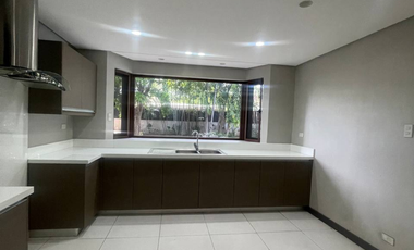 Urdaneta Village, Makati