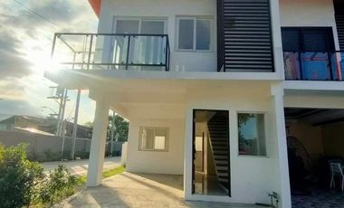 9M 2 Storey Townhouse with 24/7 Security Near Robinson's Francis For Sale in Maysilo Malabon City  LSS