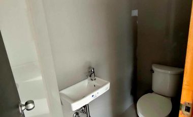 9M 2 Storey Townhouse with 24/7 Security Near Robinson's Francis For Sale in Maysilo Malabon City  LSS