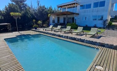 SINCRONICA PROPIEDADES ARRIENDA MARAVILLOSA PARCELA  CON VISTA AL MAR EN EXCLUSIVO CONDOMINIO DE TUNQUEN