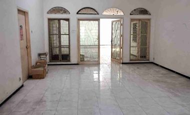 Disewakan rumah di Sukomanunggal Jaya, bisa untuk usaha