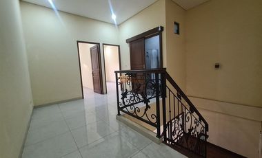 Jual Rumah Modern 2 Lantai Kondisi Lingkungan Nyaman Di Kemanggisan