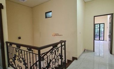 Jual Rumah Modern 2 Lantai Kondisi Lingkungan Nyaman Di Kemanggisan