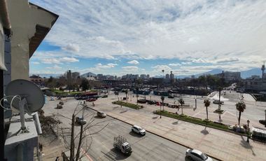Edificio Histórico De 6 Pisos En El Corazón De Santiago