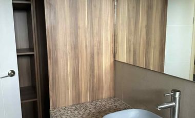 FOR SALE or LEASE: 5 Bedrooms House in Lindenwood Residences (Susana Heights), Muntinlupa City