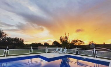 Complejo de 3 cabañas en San Lorenzo, Córdoba.