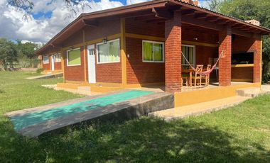 Complejo de 3 cabañas en San Lorenzo, Córdoba.