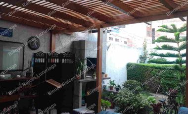 DE OPORUNIDAD VENDO CASA AL NORTE DE CUENCA