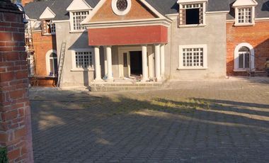 Se Vende Residencia - Club Hípico Carretera Federal Mexico - Cuernavaca