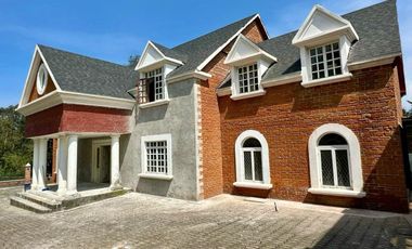 Se Vende Residencia - Club Hípico Carretera Federal Mexico - Cuernavaca