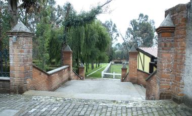 Se Vende Residencia - Club Hípico Carretera Federal Mexico - Cuernavaca