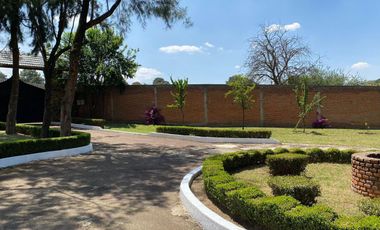 Se Vende Residencia - Club Hípico Carretera Federal Mexico - Cuernavaca