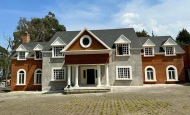 Se Vende Residencia - Club Hípico Carretera Federal Mexico - Cuernavaca