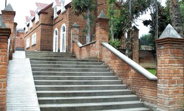 Se Vende Residencia - Club Hípico Carretera Federal Mexico - Cuernavaca