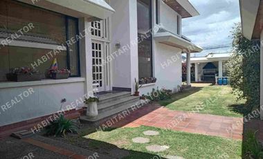 EN VENTA CASA, SECTOR SAN ANTONIO DE PICHINCHA KARTODROMO, 4 DORMITORIOS