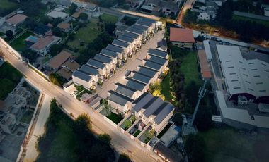 CASA EN VENTA EN EL VALLE DE TUMBACO, ESTILO MODERNO CONTEMPORANEO, QUITO ECUADOR