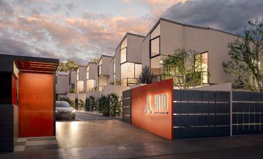 CASA EN VENTA EN EL VALLE DE TUMBACO, ESTILO MODERNO CONTEMPORANEO, QUITO ECUADOR