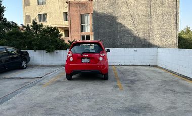 GARDEN HOUSE CON TERRAZA Y JARDIN PRIVADO EN 5A SECC DE LOMAS VERDES