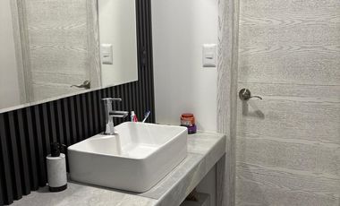 GARDEN HOUSE CON TERRAZA Y JARDIN PRIVADO EN 5A SECC DE LOMAS VERDES