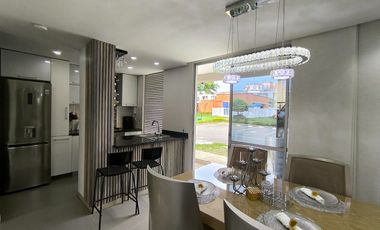 ALQUILO EXCELENTE CASA EN CONDOMINIO TRIPLANTA AL SUR DE CALI EN CIUDAD MELENDEZ.