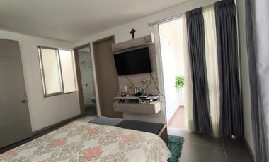 ALQUILO EXCELENTE CASA EN CONDOMINIO TRIPLANTA AL SUR DE CALI EN CIUDAD MELENDEZ.