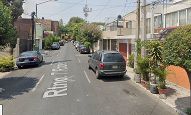 CASA EN REMATE EN CECILIO ROBELO JARDIN BALBUENA CDMX