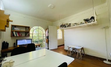 Casa con uso de suelo para oficinas en Coyoacán.